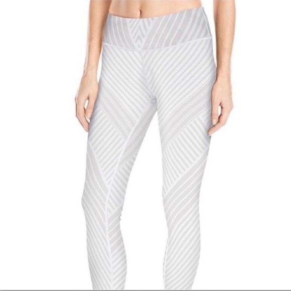 ALO Yoga Grey/white leggings. Size small - Picture 3 of 7